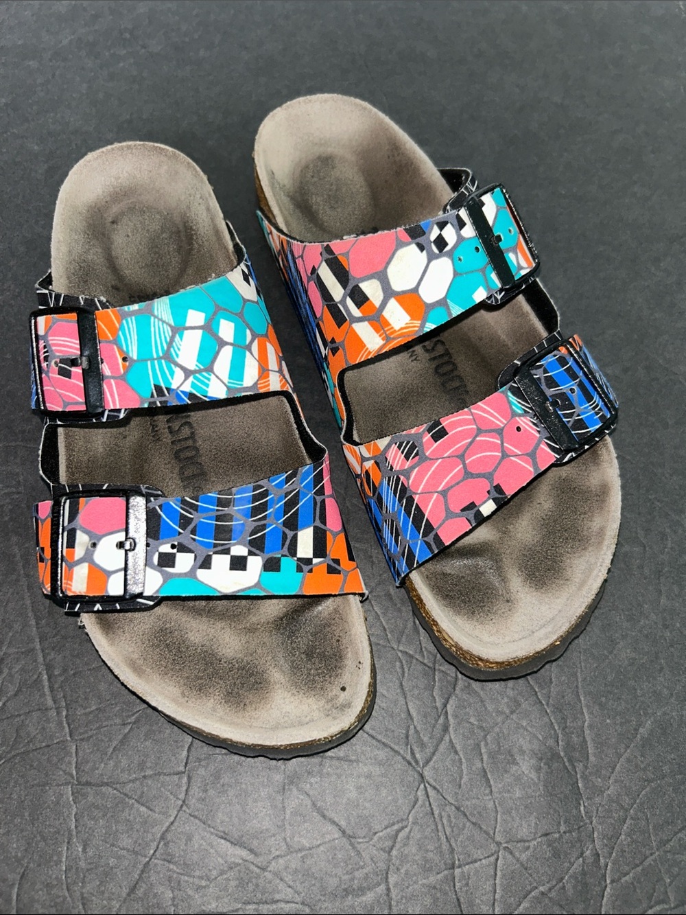 EUC Birkenstock Arizona Geo Print Sandals EU38/US7 Narrow